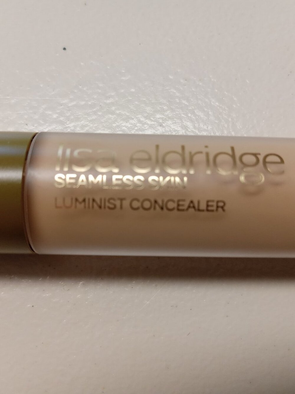 LISA ELDRIDGE Luminist Concealer Shade 16 Olive